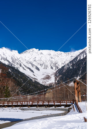 Kappa Bridge and Mount Okuhotaka, winter trekking in Kamikochi, Matsumoto City, Nagano Prefecture 126926781