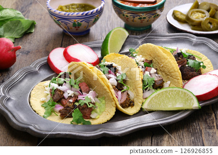 烤肉玉米捲 126926855