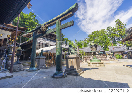 寶山寺(寶山寺) 院內的大鳥居 寶山寺(寶山寺) 院內的大鳥居 126927140