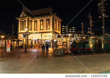 愛媛縣道後溫泉站的夜景 126927298
