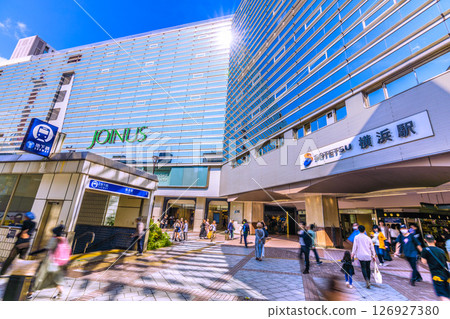 Yokohama cityscape in Japan on June 1st. View of Sotetsu Yokohama Station, Yokohama Municipal Subway Blue Line Yokohama Station, sunlight, etc. 126927380