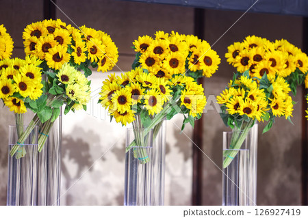 [夏季圖片] 派對上的向日葵裝飾 126927419