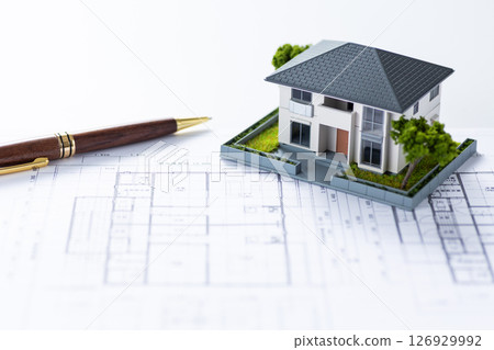 House drawing and house 126929992