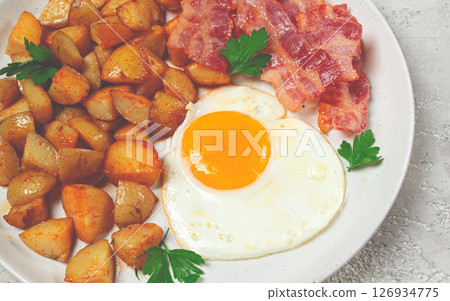 Polish breakfast, fried potatoes, with egg and bacon, homemade, no people, breakfast, 126934775