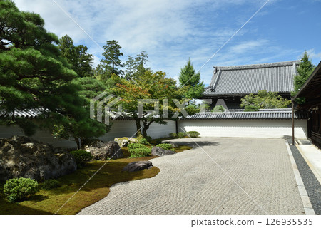Nanzenji Temple, Hojo Garden, Tiger's Baby Crossing (Sakyo Ward, Kyoto City) 126935535
