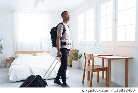 入住飯店的外國遊客 126938490