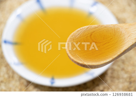芝麻油  126938681