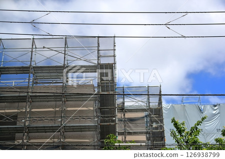 Image of external scaffolding (framework scaffolding) 126938799