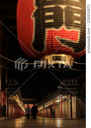 Illuminated Kaminarimon Gate lantern and Nakamise shopping street, Asakusa night view 126938872