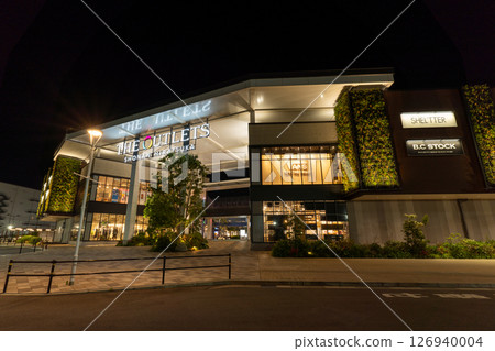 THE OUTLETS 126940004