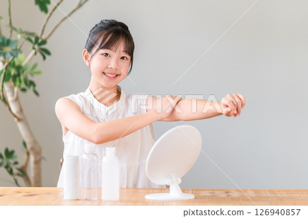 防曬乳、保養品、身體護理、兒童塗護手霜、女孩、小學生、國中生 126940857