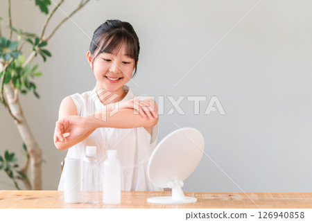 防曬乳、保養品、身體護理、兒童塗護手霜、女孩、小學生、國中生 126940858