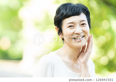 Senior women's portrait 126941501