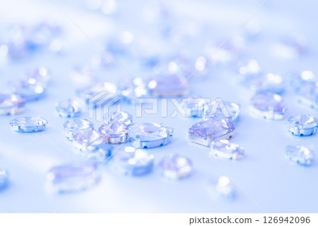 酷炫閃亮的藍色水鑽 酷炫閃亮的藍色水鑽 126942096