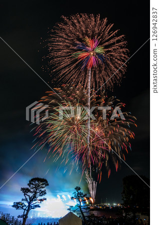 Yokohama Port Opening Festival Fireworks Launch Beam Spectacle in the Harbor 126942837