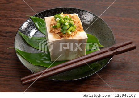 Okinawa's traditional food, Shima tofu 126943108