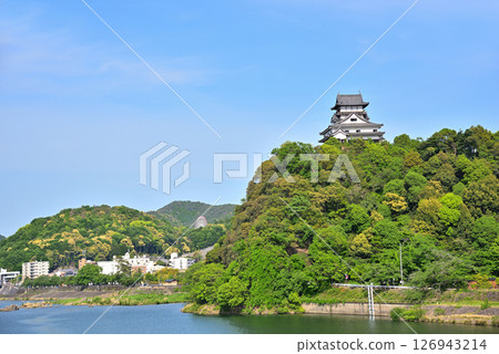 【愛知縣】國寶犬山城與木曾川在新綠中閃閃發光 【愛知縣】國寶犬山城與木曾川在新綠中閃閃發光 126943214
