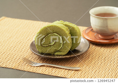 Matcha roll cake and Japanese tea sweets 126945247