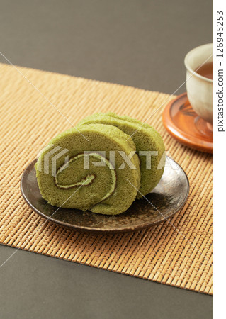Matcha roll cake and Japanese tea sweets 126945253