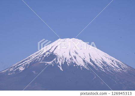 從長尾山口眺望富士山頂 126945313