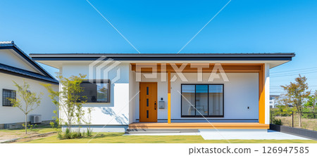 簡單的日式單層住宅，獨立式住宅，黃色 126947585