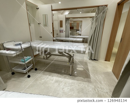 Beds in beauty and massage salons 126948134