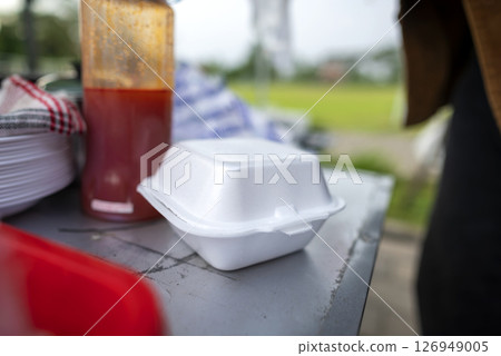 Package of food to serve customers. A small business on a truck 126949005