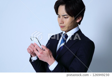智慧型手機與男性辦公室職員的負面形象 126949230