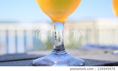 海濱露台和啤酒 126949478