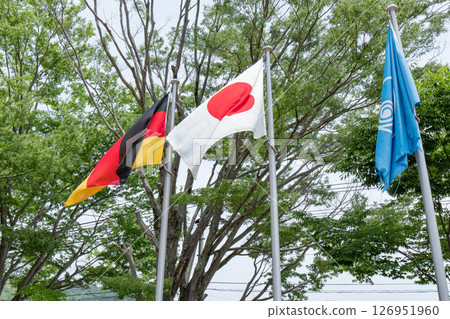鳴門市德國館前院飄揚的德國與日本國旗 126951960