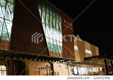 Nishi-Kyushu Shinkansen Shin-Omura Station (night) 126952400