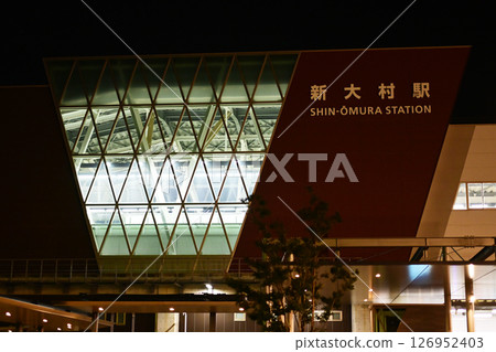 西九州新幹線新大村站(夜間) 西九州新幹線新大村站(夜間) 126952403
