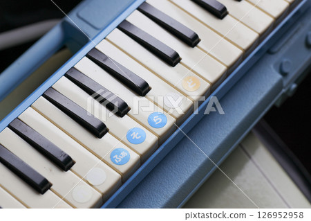 舊鍵盤口琴 126952958