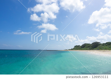 Blue sea and sky of Miyakojima Blue sea and sky of Miyakojima 126953111