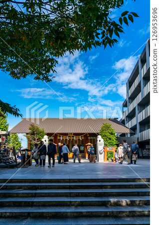 [東京]神樂坂市中心的赤城神社 126953696
