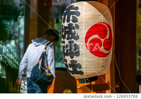 [東京]神樂坂市中心的赤城神社 126953708