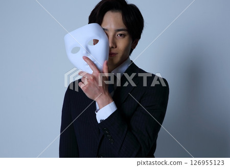 帶面具的銷售圖像 126955123