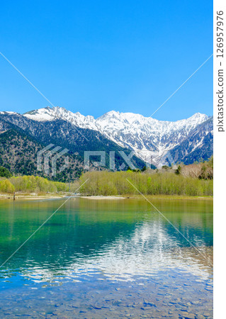 Early summer in Kamikochi, Taisho Pond, Matsumoto City, Nagano Prefecture Early summer in Kamikochi, Taisho Pond, Matsumoto City, Nagano Prefecture 126957976
