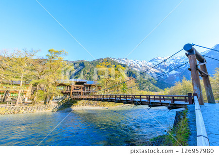 Early summer at Kamikochi Kappa Bridge, Matsumoto City, Nagano Prefecture 126957980