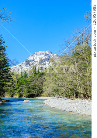 Kamikochi in early summer Matsumoto City, Nagano Prefecture Kamikochi in early summer Matsumoto City, Nagano Prefecture 126957988