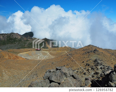 禦嶽山二之池被火山灰掩埋 禦嶽山二之池被火山灰掩埋 126958782