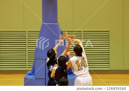 Basketball game 126959168