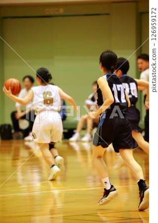 Basketball game 126959172