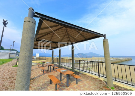 [Hiroshima Prefecture] Bayside Beach Hill on a sunny day (Mizushiri Park) 126960509