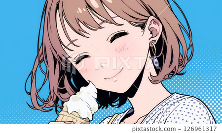 在夏日的天空下，一位年輕女子正在吃軟冰淇淋（蛋筒冰淇淋） 126961317