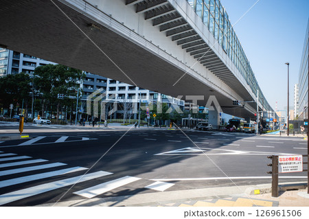 地下通道交叉口和現代城市景觀 126961506