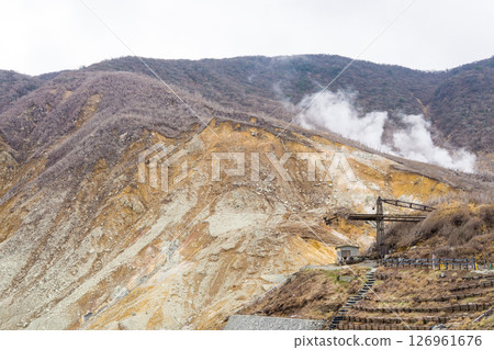 遠眺大湧谷煙霧瀰漫的區域 126961676