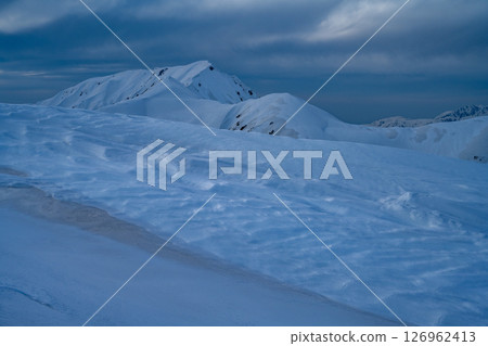 Snowy mountains of Tateyama, Toyama 126962413