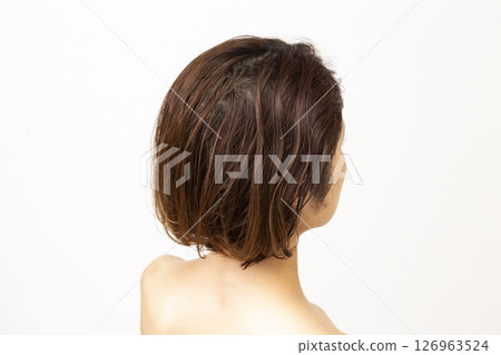 The back of the middle woman 126963524