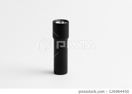 白色背景上簡單的黑色手電筒 126964430